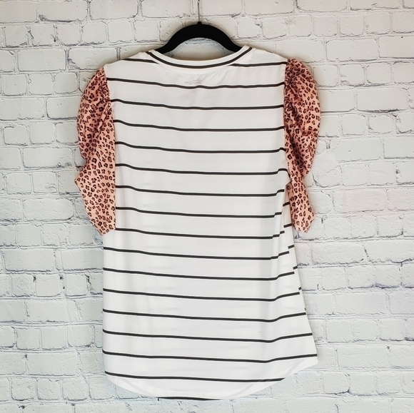 LEOPARD Sleeves & B/W Stripes Tee Chic & Casual - Picture 7 of 9